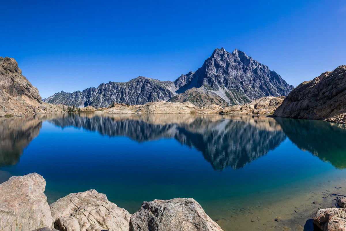 canvas-print-calming-mountain-lake