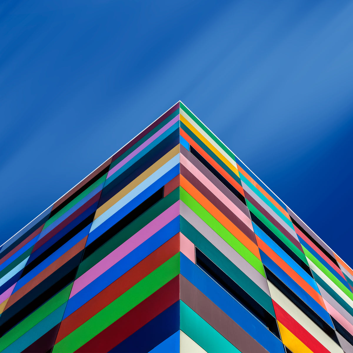 9-piece-canvas-print-color-pyramid