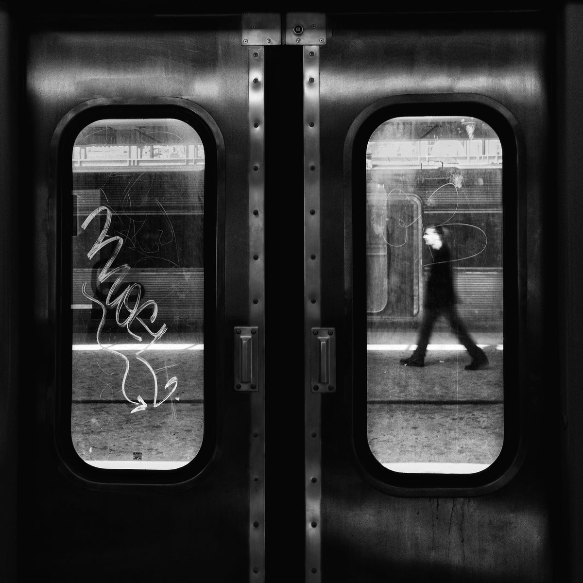 4-piece-canvas-print-a-lonely-passage