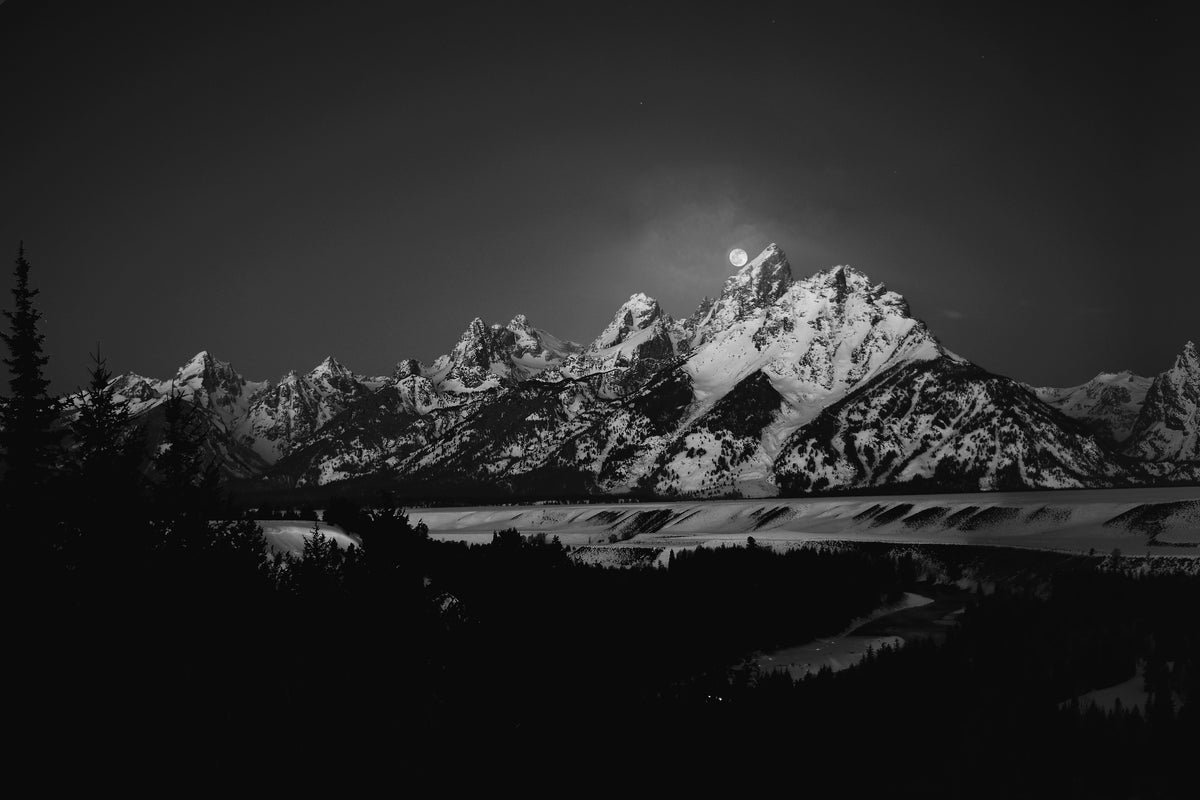 modern-3-piece-aluminium-print-in-the-glow-of-the-full-moon