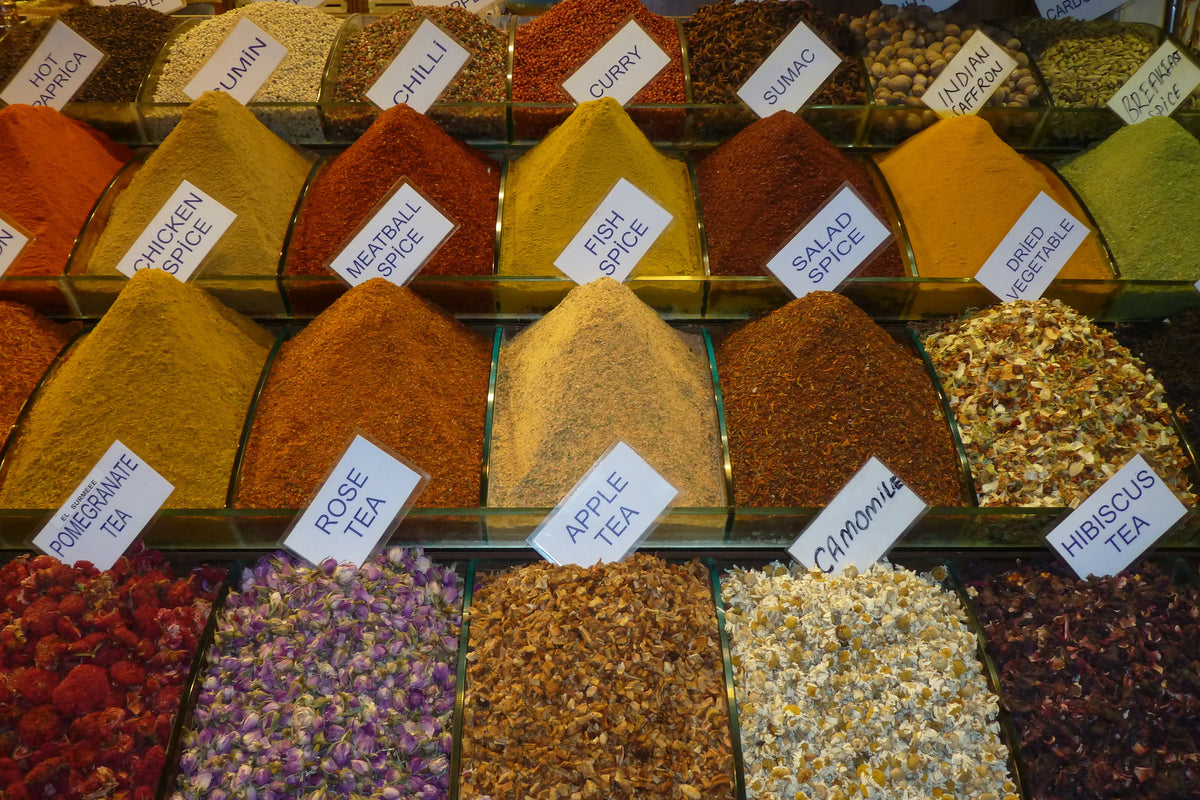 3-piece-canvas-print-spices-in-the-market
