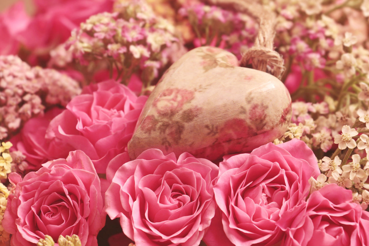 canvas-print-romantic-roses-with-heart