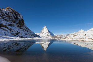 framedcanvas-print-the-riffelsee-on-matterhorn