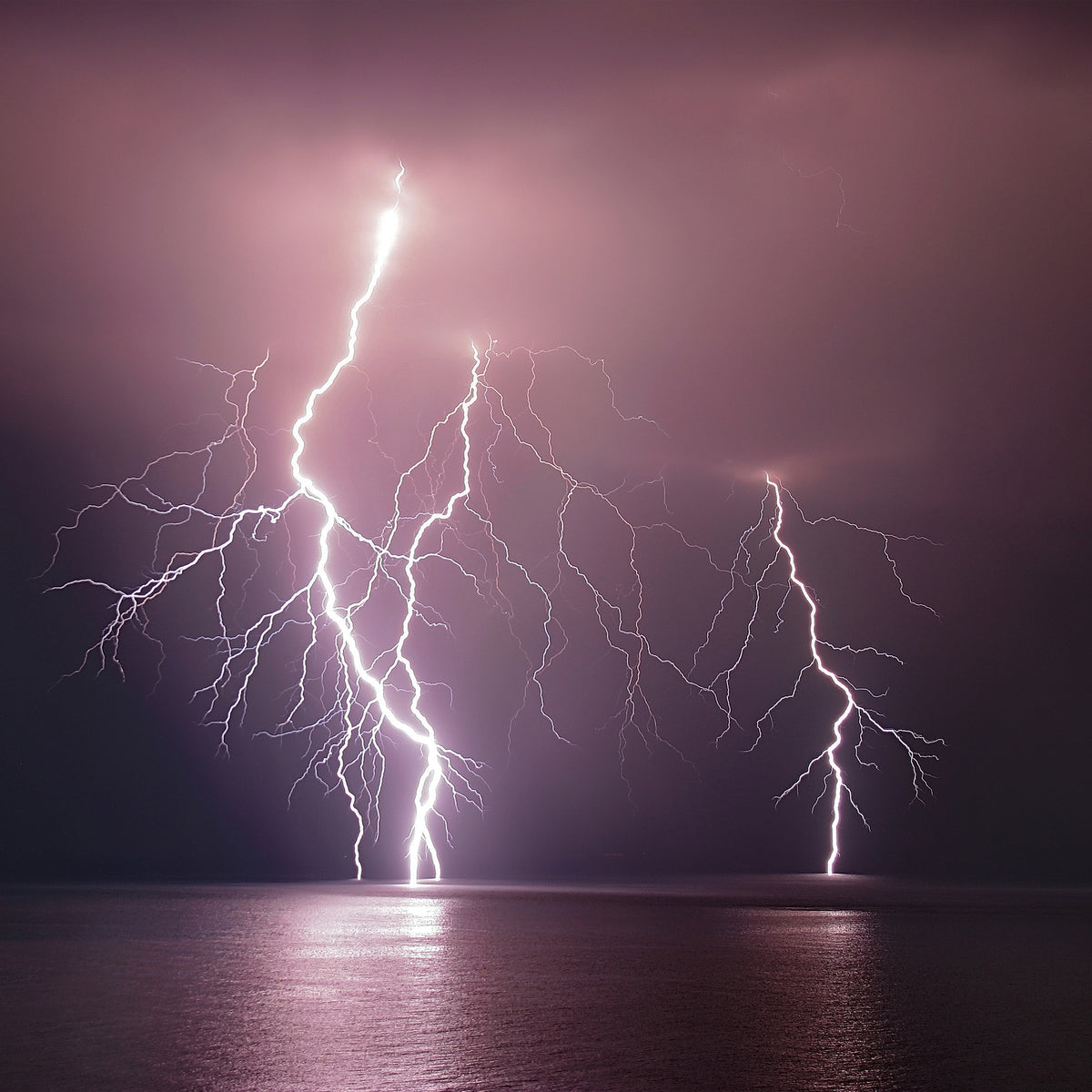 aluminium-print-thunderbolt-over-the-sea