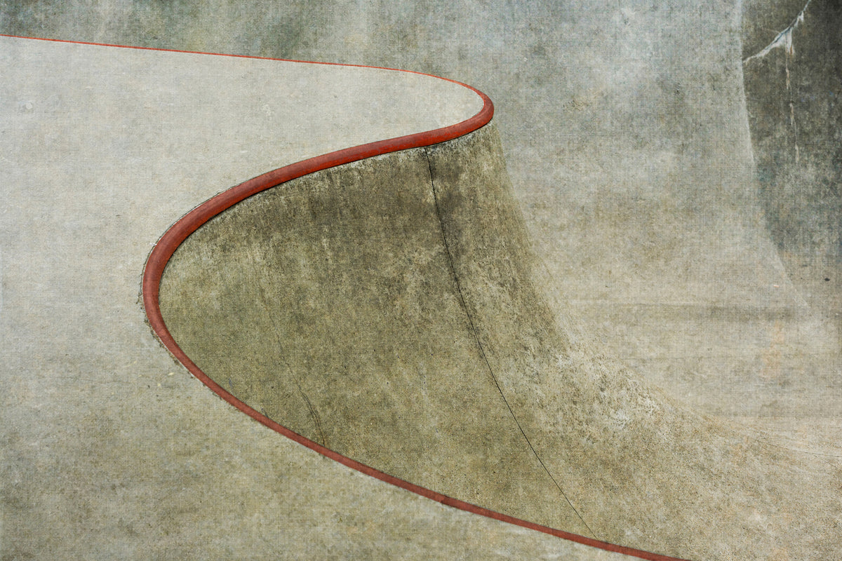 canvas-print-the-red-curve