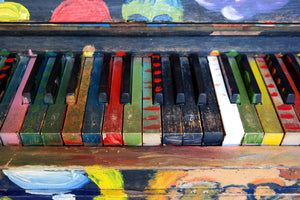 aluminium-print-colorful-piano