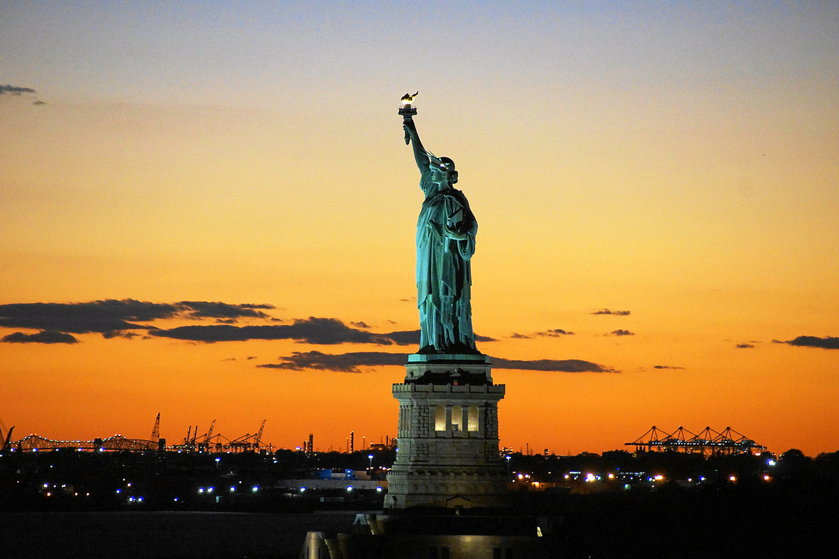 acrylic-print-statue-of-liberty-in-the-evening-light