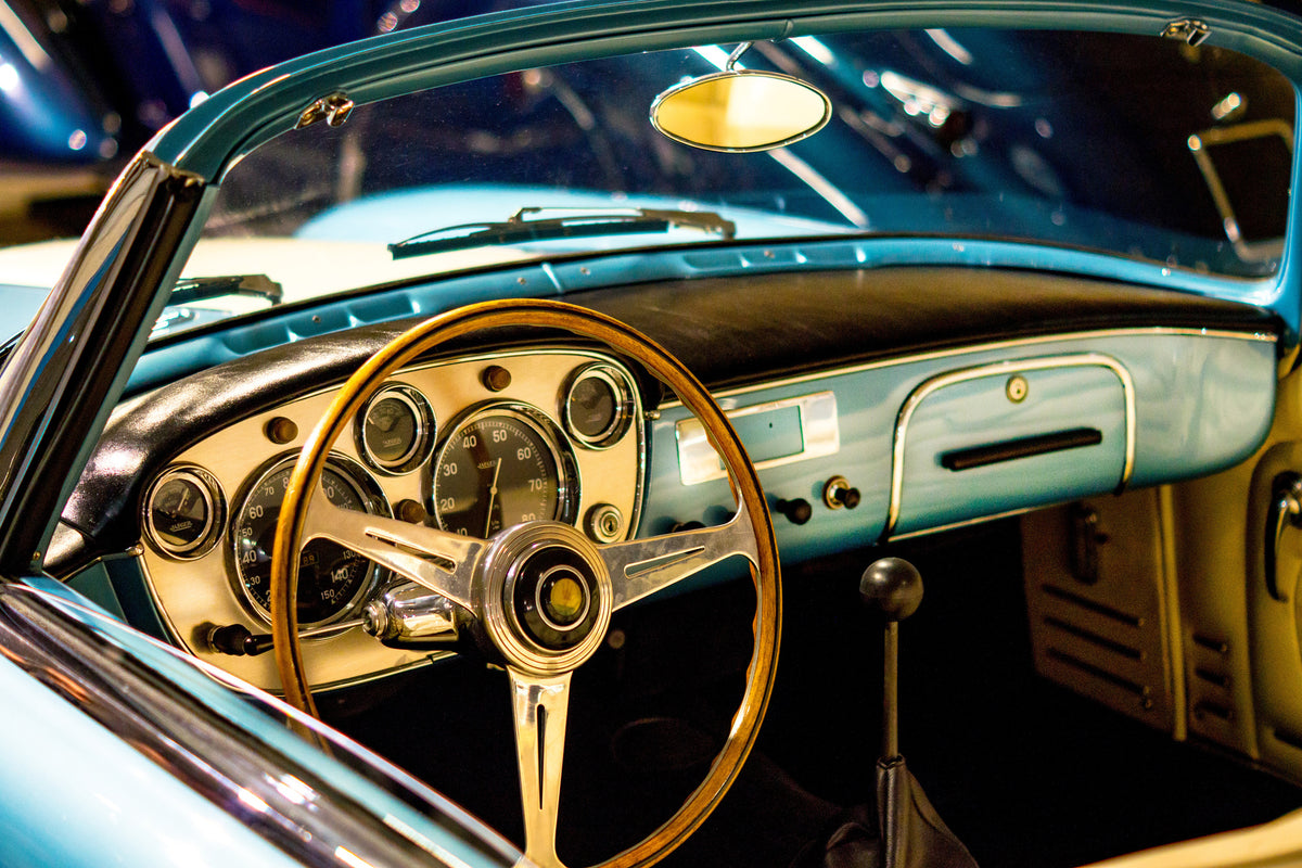 framedcanvas-print-oldtimer-interior