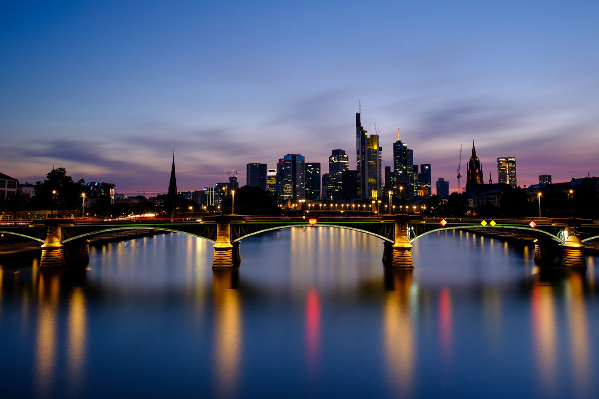 framedcanvas-print-skyline-in-a-romantic-mood