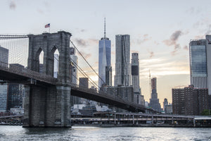 framedcanvas-print-the-brooklyn-bridge-in-the-evening