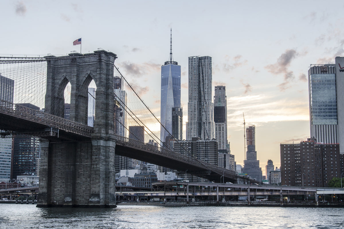 framedcanvas-print-the-brooklyn-bridge-in-the-evening