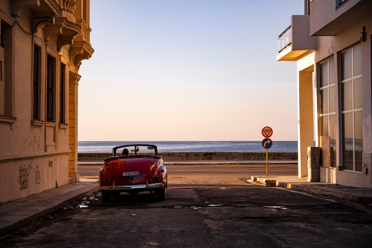 canvas-print-watching-the-sun-set-havana-x