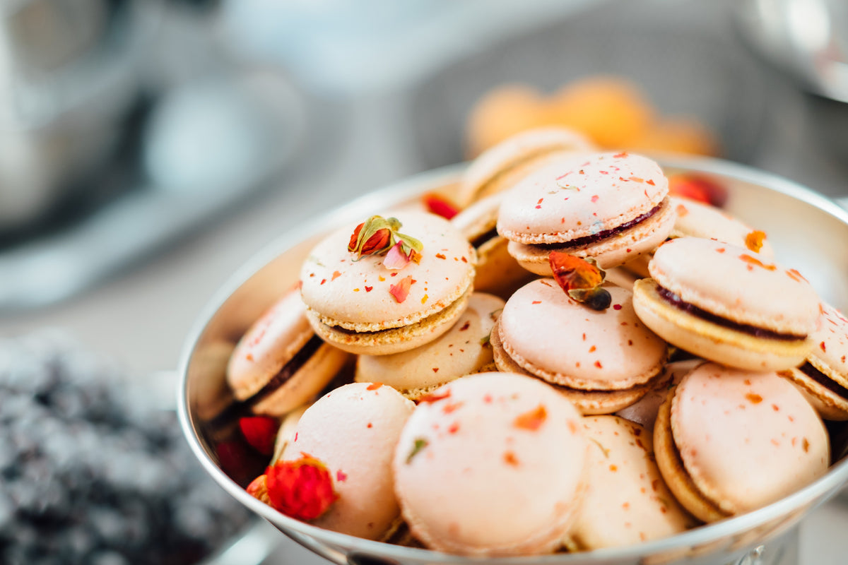 poster-print-a-bowl-of-macarons