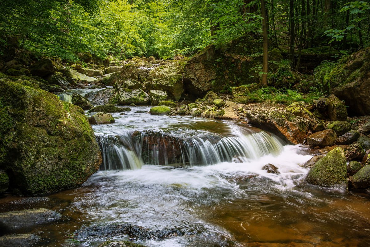 3-piece-aluminium-print-relaxation-at-the-waterfall-ii