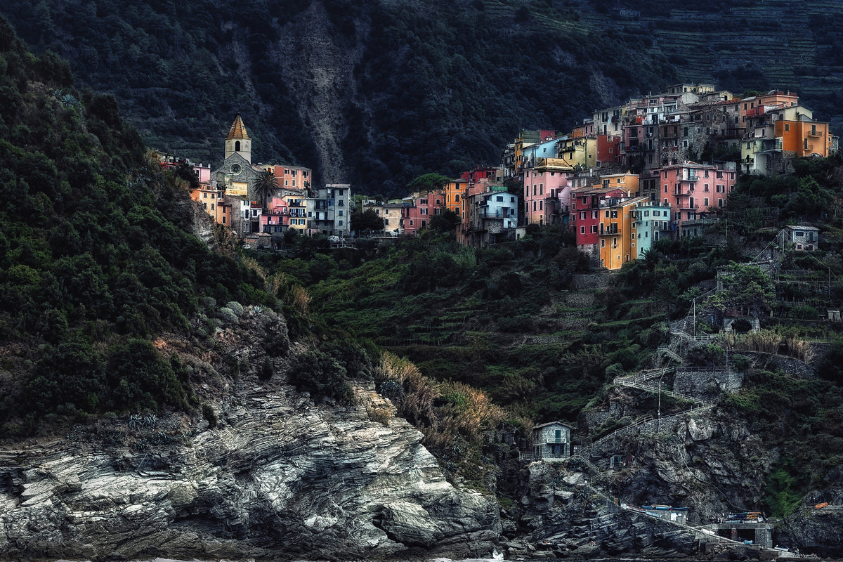 framedposter-print-village-on-the-rocks