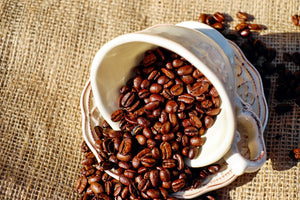 3-piece-canvas-print-coffee-beans-in-the-cup