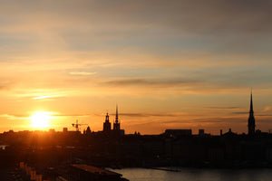 acrylic-print-city-in-the-evening-light