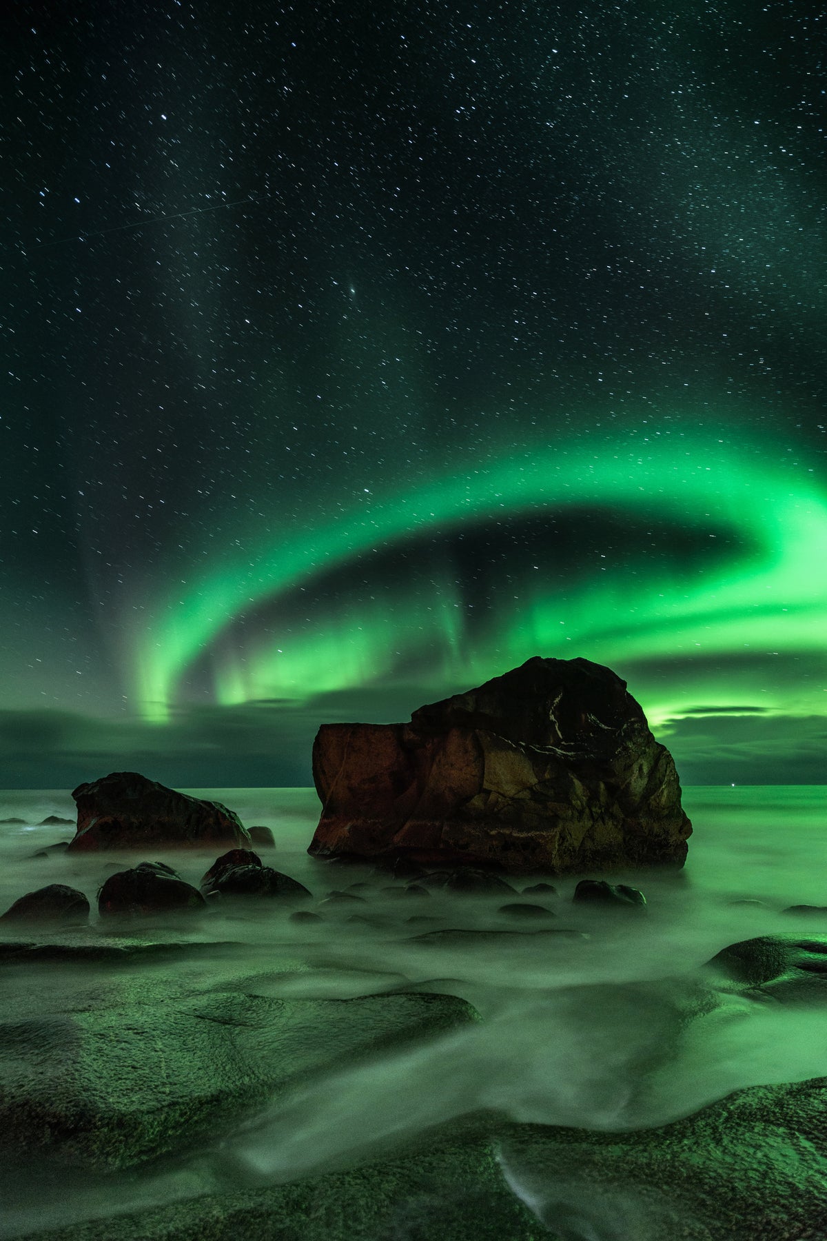 framedcanvas-print-aurora-uttakleiv