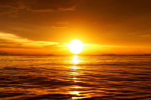 aluminium-print-glowing-sunset-on-the-water