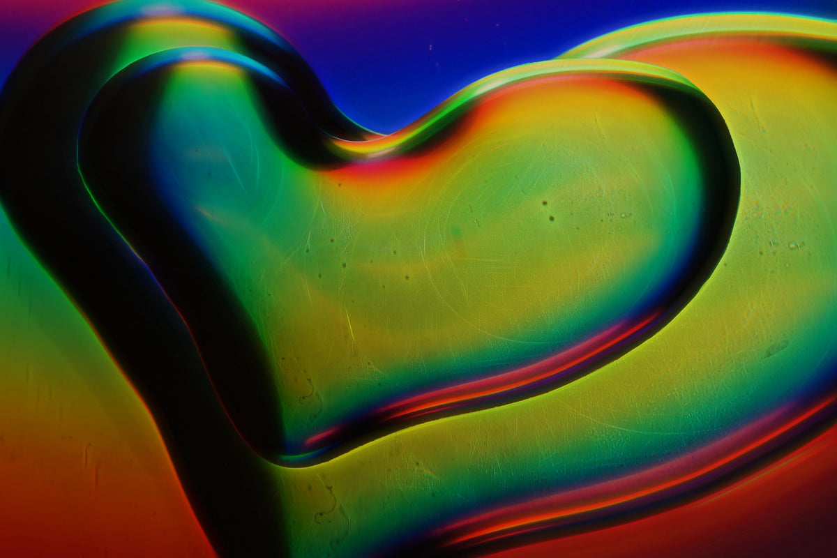 3-piece-acrylic-print-colored-hearts