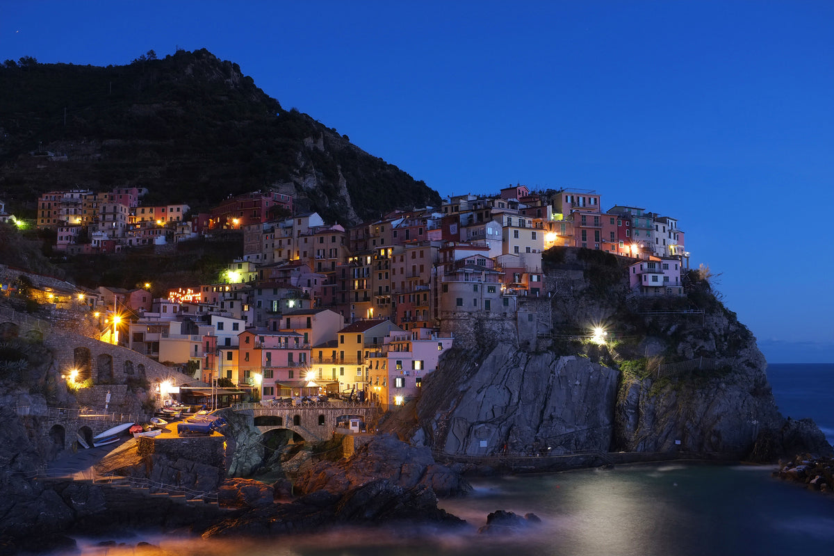 poster-print-at-night-in-cinque