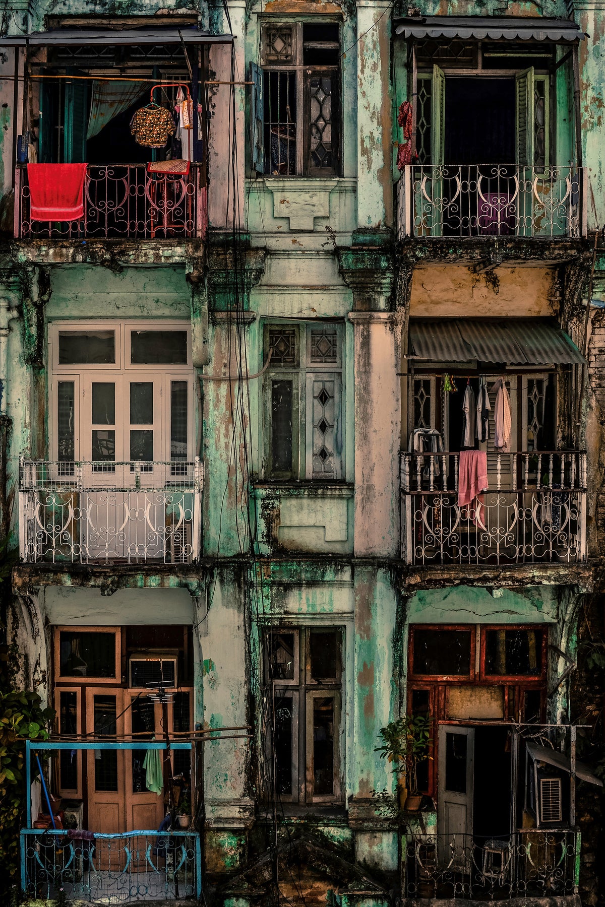 framedposter-print-remnants-of-another-era