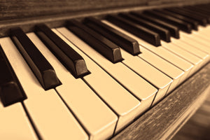 3-piece-aluminium-print-at-the-piano