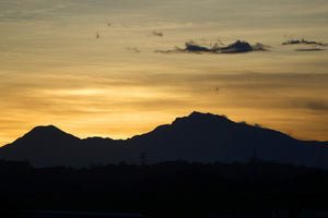 framedcanvas-print-the-sunrise-in-the-mountains