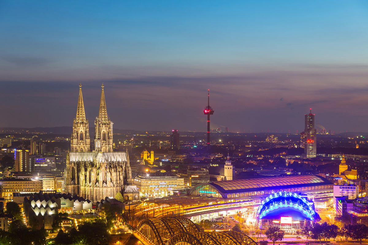 framedposter-print-skyline-cologne-cathedral-at-night