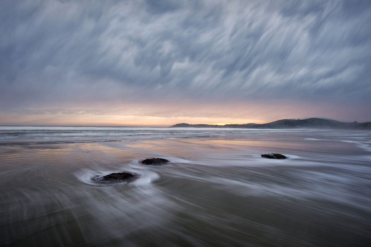 modern-3-piece-acrylic-print-windy-dawn-at-koekohe-beach