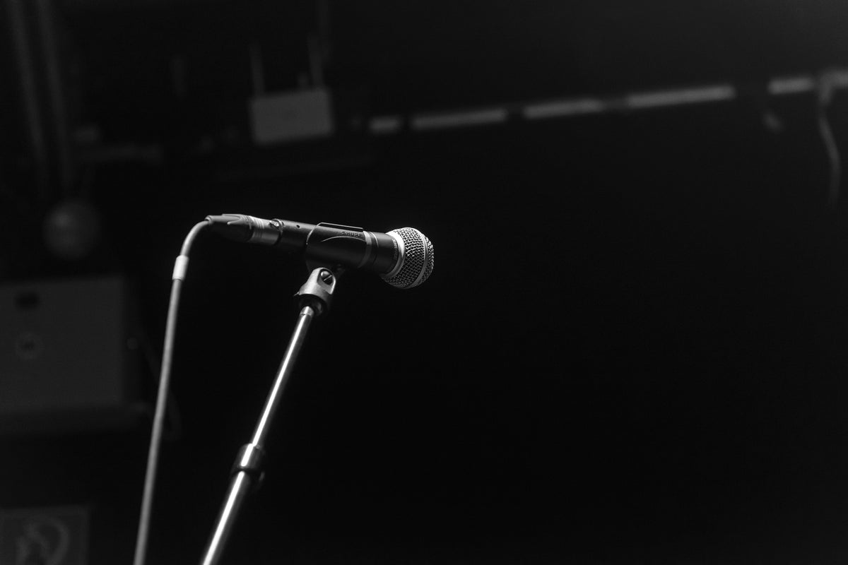 acrylic-print-on-stage
