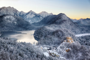 framedposter-print-neuschwanstein-castle-in-ammergebierge