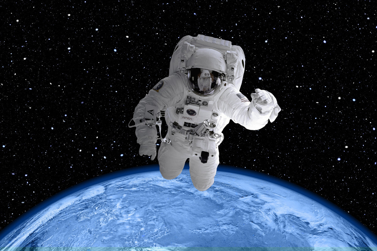 modern-3-piece-acrylic-print-in-the-spacesuit