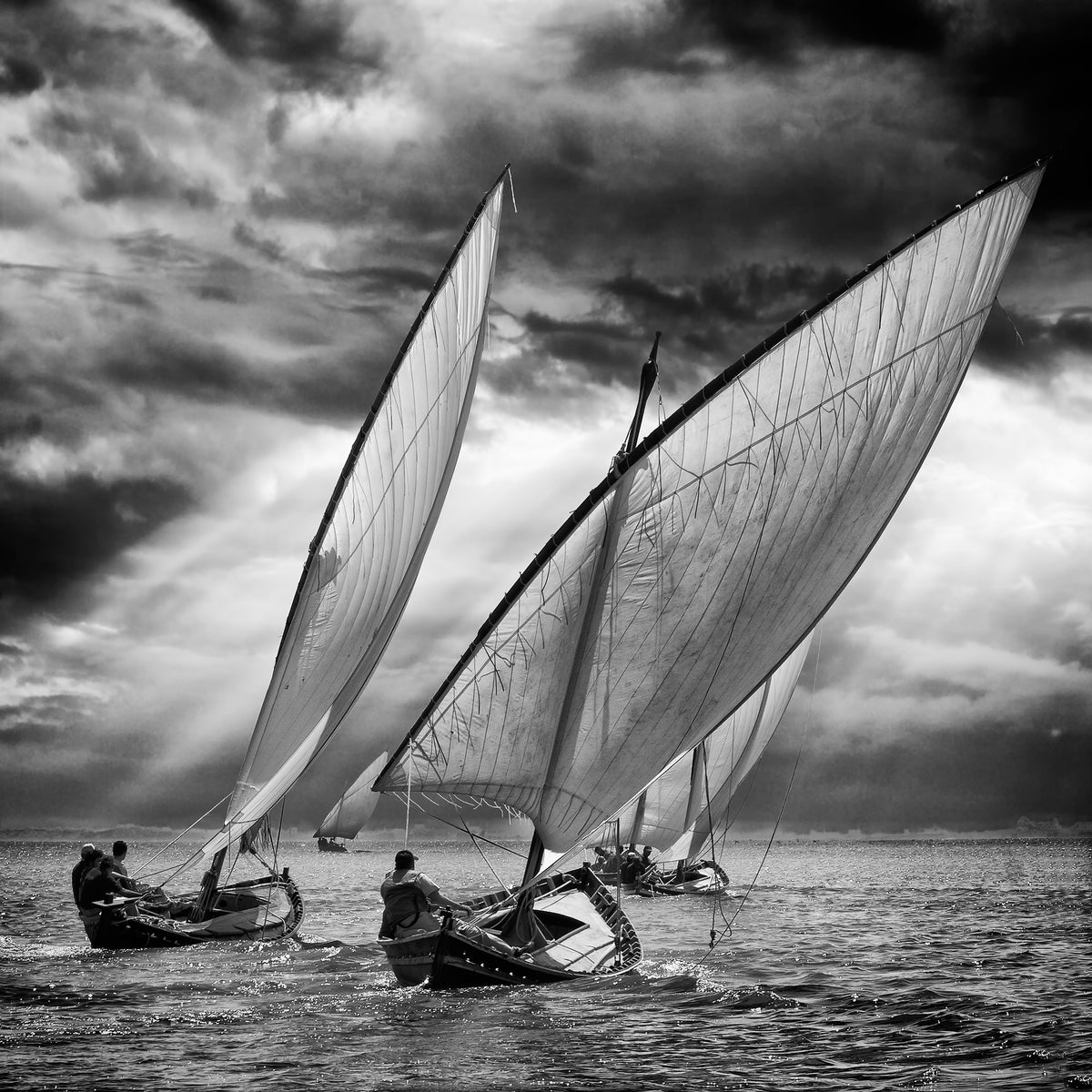 9-piece-canvas-print-sailboats-and-light